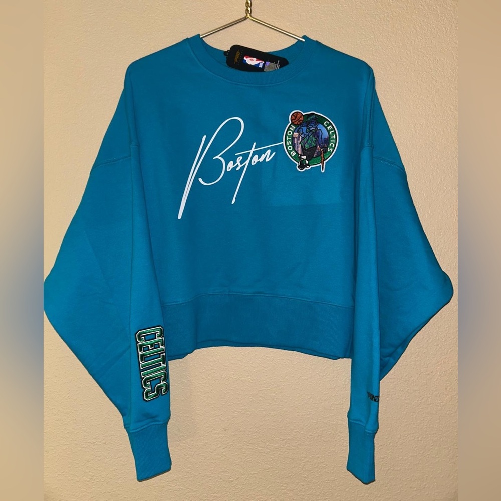 Boston Celtics Women's Blue Sweatshirt